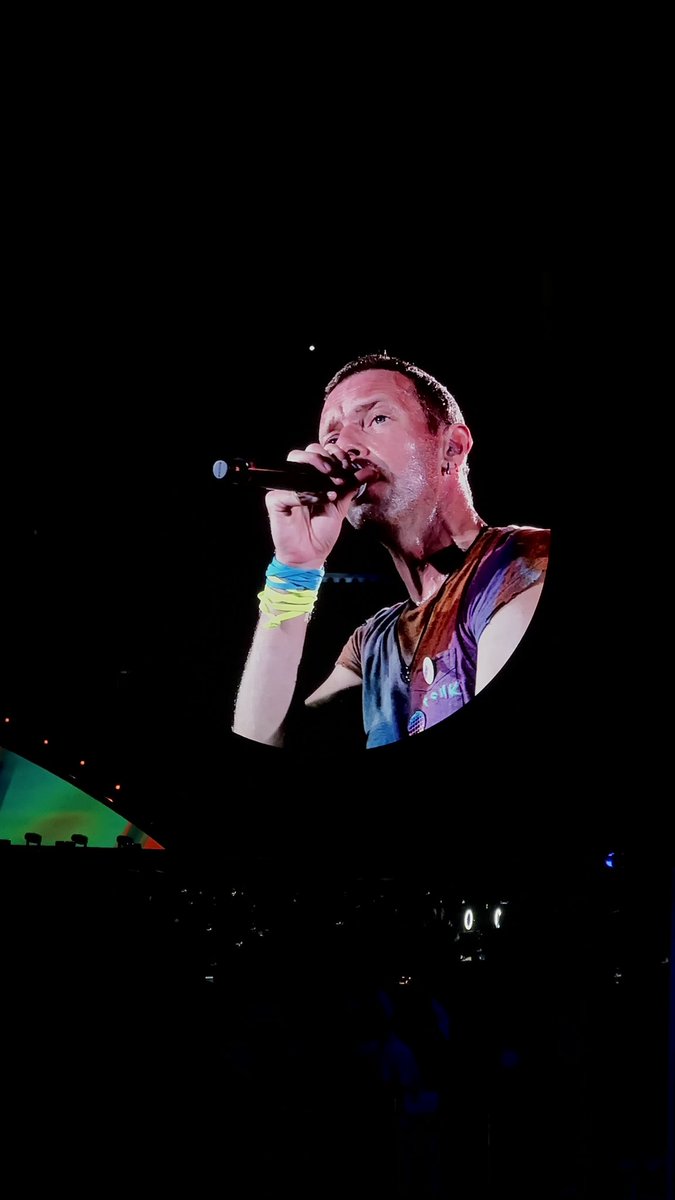 ClaudiaAuladell's tweet photo. Curiositats i moments preciosos del concert d'ahir de Coldplay a Barcelona. #coldplay #ColdplayBarcelona 
Obro fil 🧵 https://t.co/waCcUtnCbH