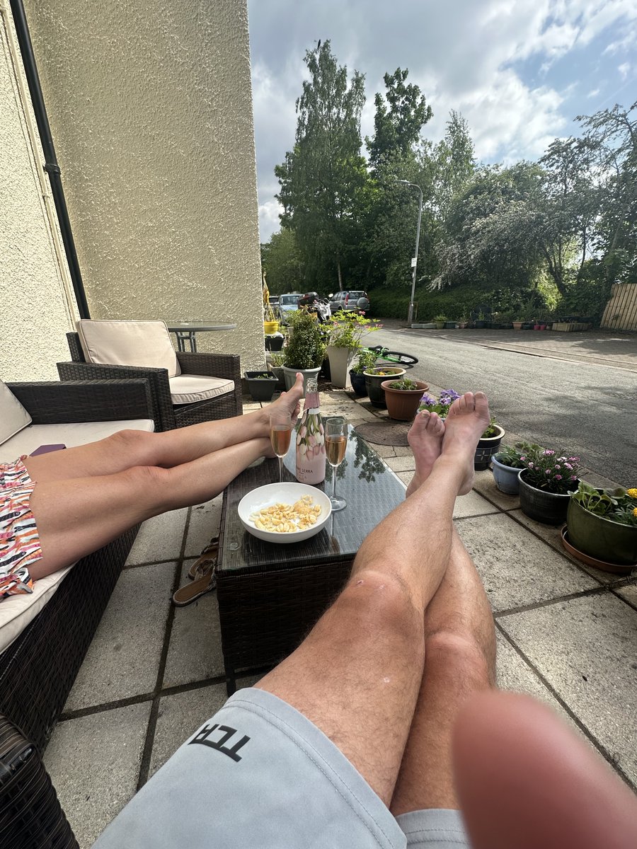 AlanRowland1967's tweet photo. Just lounging around - doing not a lot! https://t.co/ZaQmfBJLd7