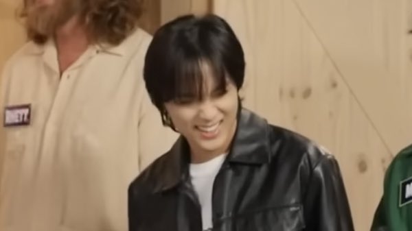 wowjunjun's tweet photo. it was so bad for him pLEASSSEEEESGSHJS hes so ffuckiing whipped 😭😭😭 like dudes just dancing?????? https://t.co/421Am8S2Dz