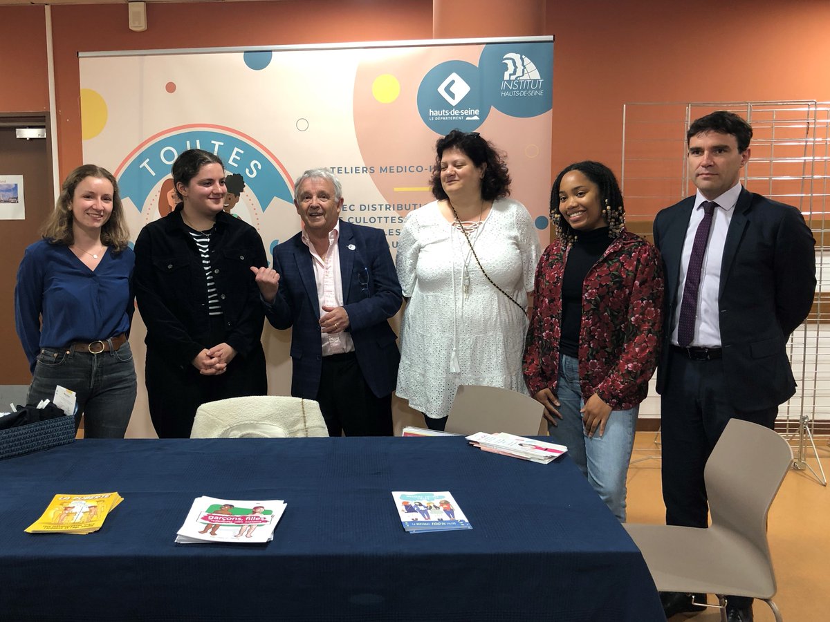 instituthds's tweet photo. La campagne #ToutesCulottees se poursuivait aujourd'hui au collège @ClgLesBruyeres de @VilleCourbevoie. Avec la présence de @mplimoge, Vice-Présidente du Département des #HautsDeSeine et 1ère Adjointe au Maire de #Courbevoie, @nalederman, Conseillère départementale des Hauts-de-Seine et Adjointe au Maire de Courbevoie, et @CourtesDaniel, Conseiller départemental des Hauts-de-Seine.

🤝 Une opération financée par le Département des @hautsdeseinefr.