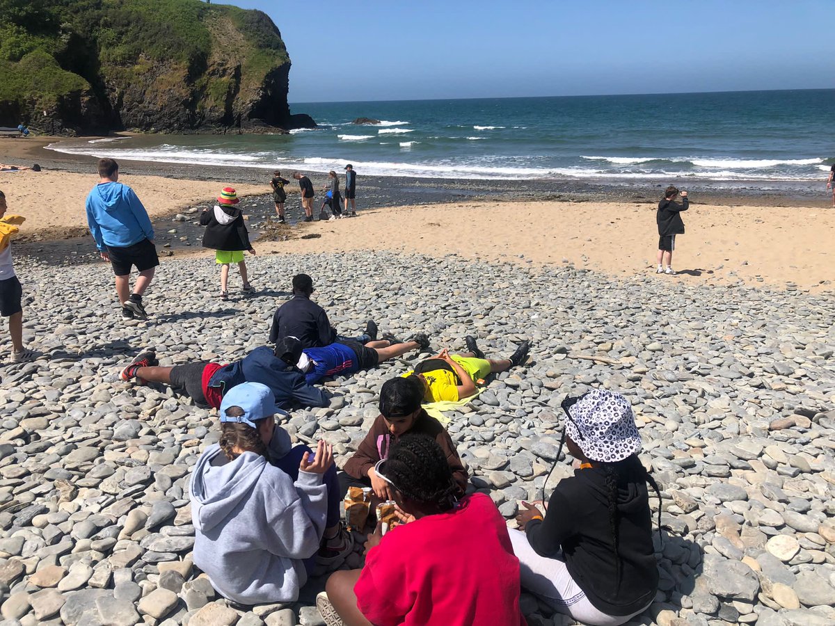 DanygraigP's tweet photo. Beach life 😎👍🏻 ☀️🏝 #llangrannog #year6F #makingmemories #dygpllc #dygpcym https://t.co/CJsxLgGEnt