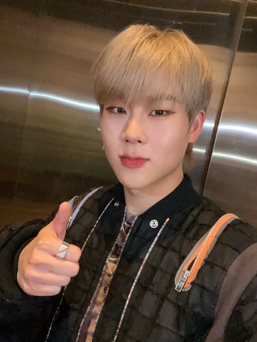OfficialMONSTAX's tweet image. 오늘 엠카로 이번주 시작!!!!!
엠카 그리고 몬베베는 사랑입니다❤ #주헌