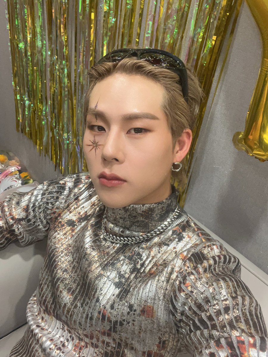 OfficialMONSTAX's tweet image. 오늘 엠카로 이번주 시작!!!!!
엠카 그리고 몬베베는 사랑입니다❤ #주헌