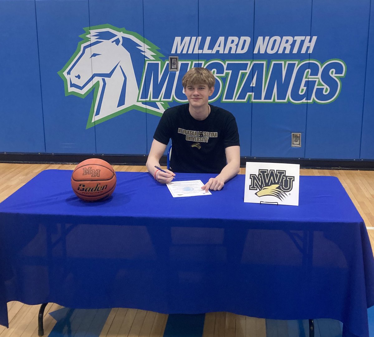 Congratulations to @Paxon_34 and the @NWU_Basketball! Best of luck to you next year! Excited to follow you at the next level! 
@MillardNorthHS @MNHSActivities #rollstangs