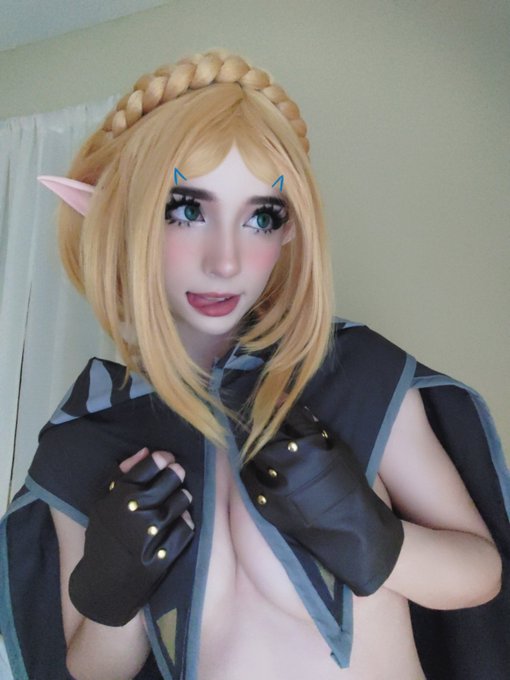 Can I take it off in our dm's?  #zelda #cosplay https://t.co/pXpNc5NEVx<a href="/tag/zelda"class="tags">#zelda</a><a href="/tag/cosplay"class="tags">#cosplay</a>