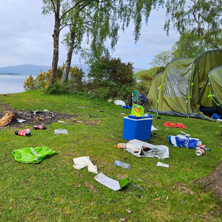 There are stunning places to camp here in the National Park - please leave them that way. Abandoned campsites like these are treated as flytipping and can result in a £200 Fixed Penalty Notice or a fine of up to £30,000. If you’re camping this weekend, #RespectProtectEnjoy