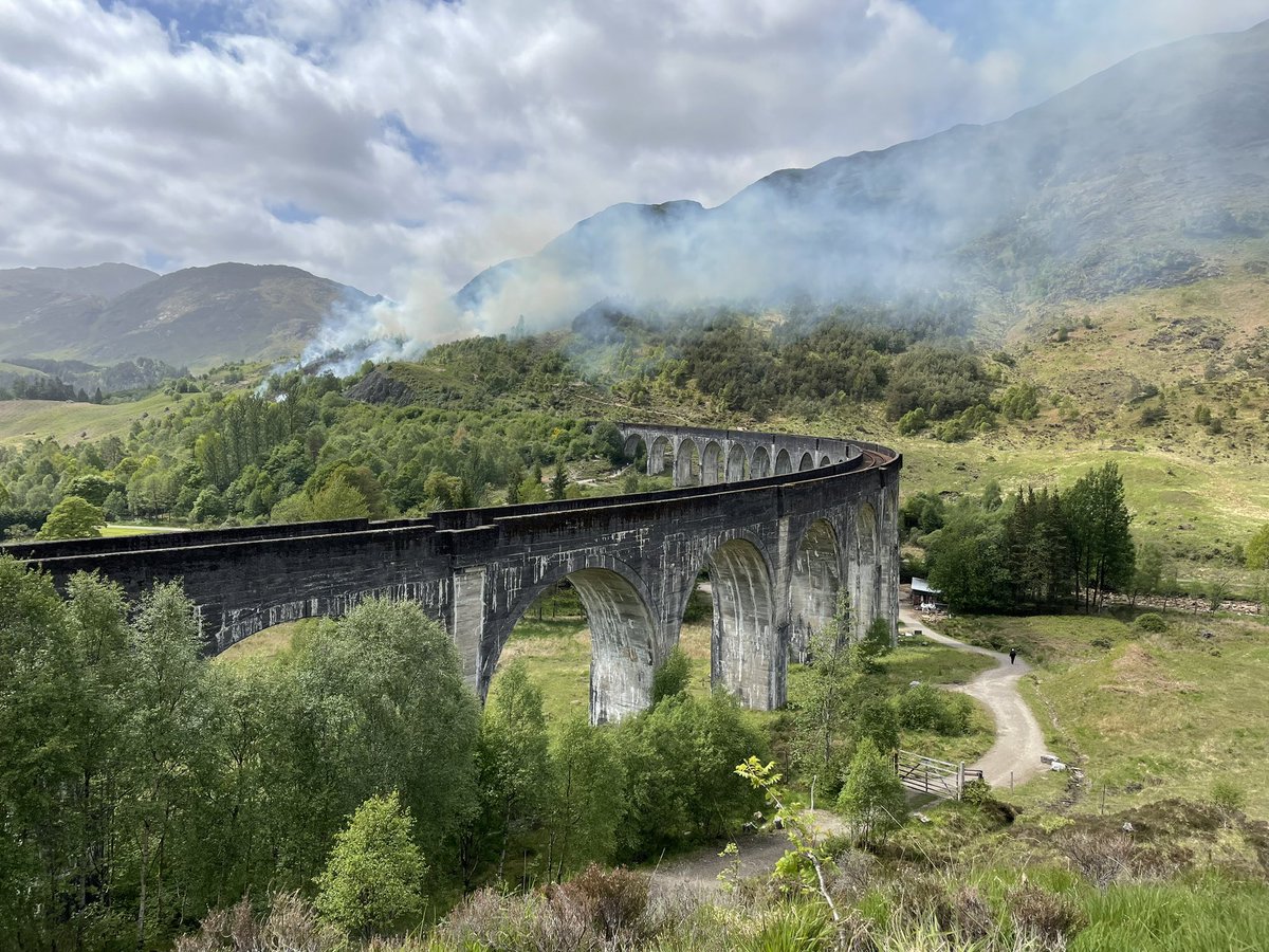 When you came to see the Harry Potter train but there is a huge fire 😧 #jacobitesteamtrain #forestfire #harrypottertrainfire #harrypottertrain