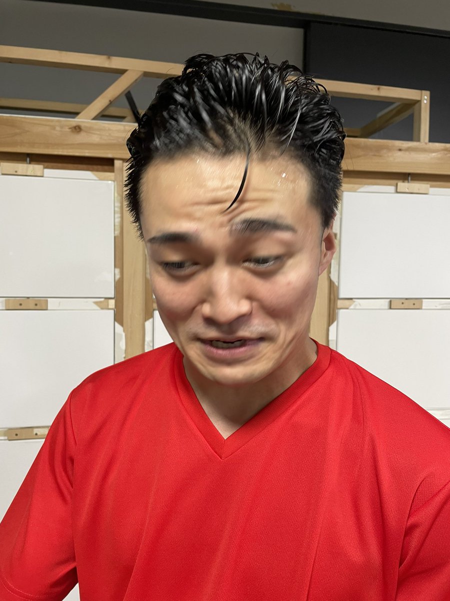 勇猛果敢Zありがとうございました！
起きて軽いぎっくり腰でずっと気絶しそうだったんですが、丹田に力込めて気合いで乗り切れました。

今日で30歳の山口。誕生日おめでコンボイ。 https://t.co/nsE0kirSQX