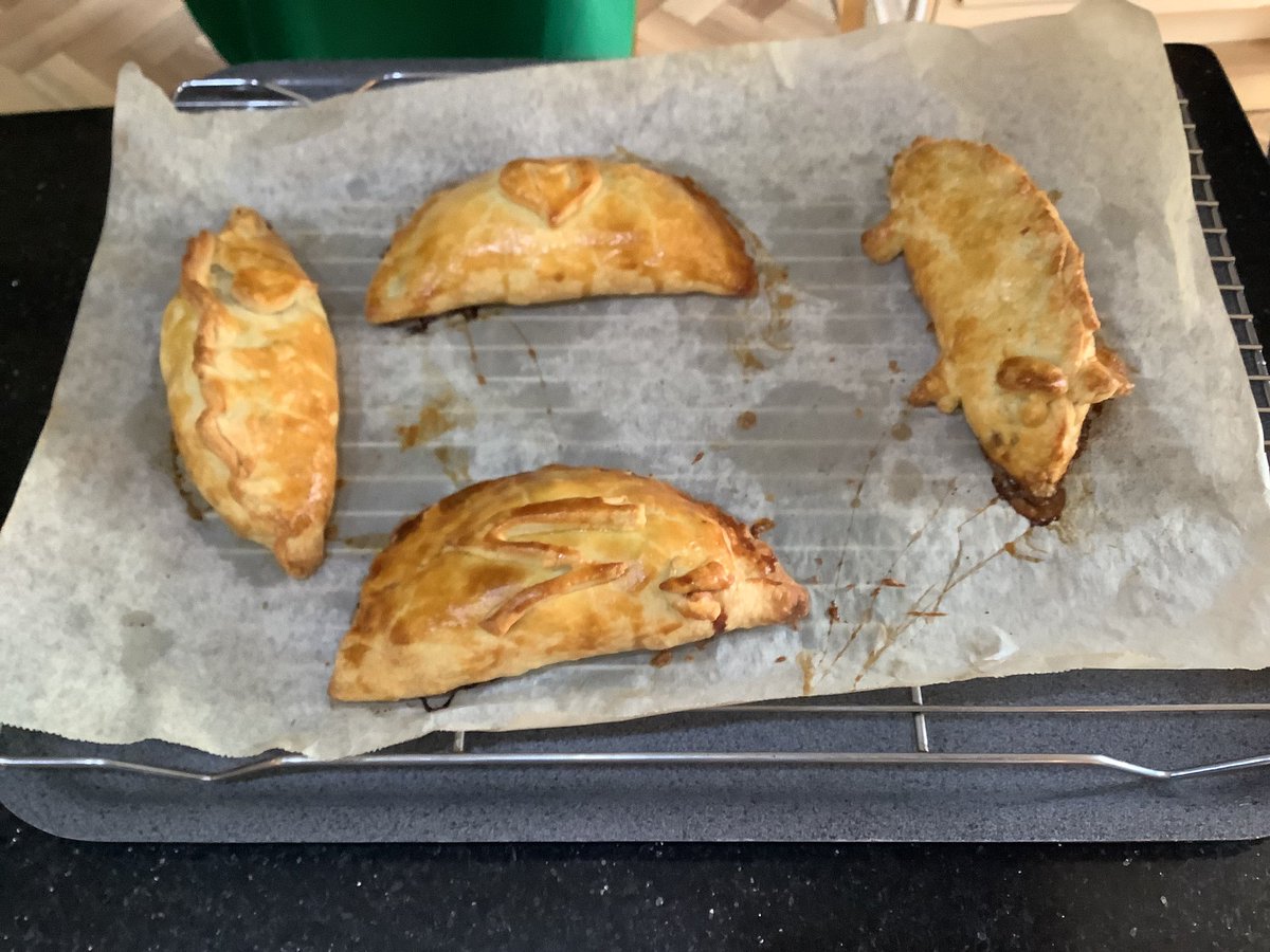 penistonepies's tweet image. Another cracking group on today’s #pie #workshop The next summer #porkpie #Classof2023 course scheduled for 3rd August. #yorkshireis #sheffieldis #sheffieldfood #peakdistrict #pennineway #holmfirth #manchester #cookeryschool #YORKSHIRE #penistone #barnsley #leeds #rotherham