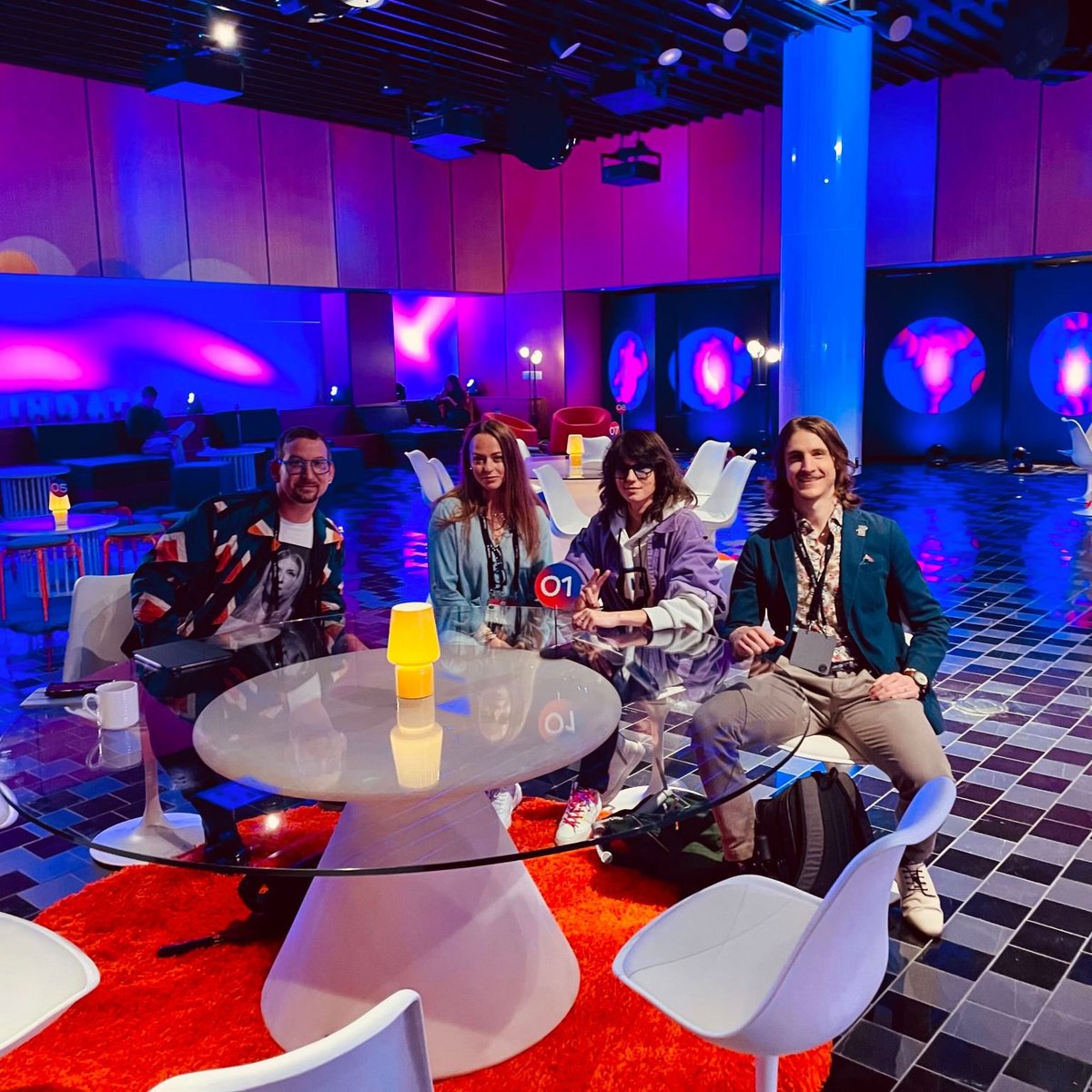 AndyFidel_'s tweet image. Thanks to everyone who joined the #Braindates on #SocialVR! 🔮Cool discussions emerged around connection &amp;amp; experience. #C2MTL23

💡 𝑻𝒊𝒑𝒔
‣ Develop a spatial mindset.
‣ Moments of wonder that evoke emotions.
‣ Create from within, rather than forcing #VR into pre-existing…