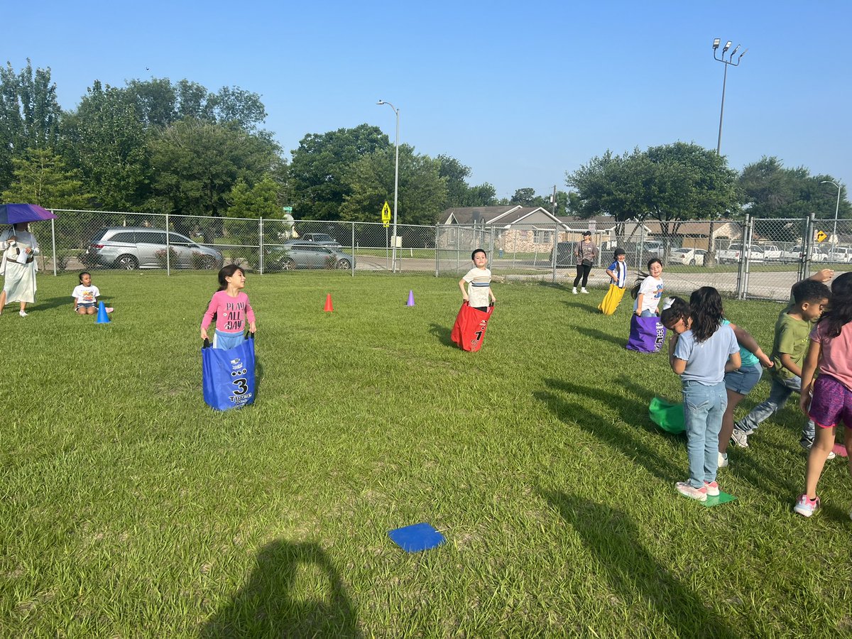Thompson Elementary LMC tweet media
