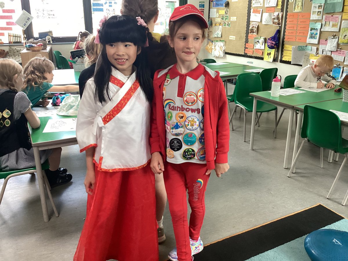 Year2TLTPA22's tweet photo. 2T LOVED cultural day. We danced, we learned, we celebrated our differences- just as we always do at Lime Tree @ltpa #ltpasmsc https://t.co/KOp0iBPNTP