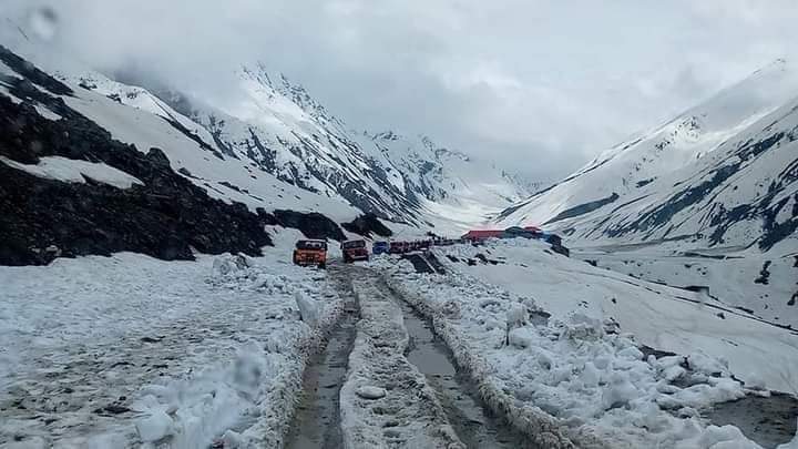 abbasi_sabbasi's tweet photo. Snow covered Lake Saif ul Malook Road Opens After 8 month.
#LakeSaifulmalook
#PervaizElahi
#میں_کلاں_ہی_کافی_آں
#imranKhanPTI https://t.co/8QBBji2zCn