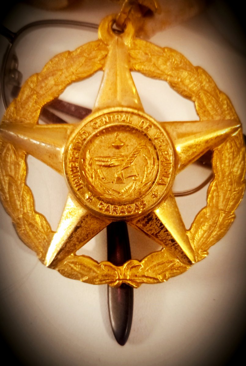 Mibelis's tweet image. Este viernes #25Mayo se celebran elecciones en la #UCV para elegir autoridades universitarias. Invito a chequear datos en el link ucv2023elec.online/index.html, y a participar. Es una ocasión magnífica para reinaugurar el camino de la reinstitucionalización del país. #OrgulloUcevista