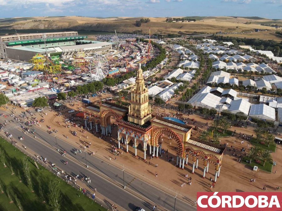 cordoba's tweet photo. 📸 Las espectaculares imágenes de la Feria de Córdoba desde el aire 👉 https://t.co/wC6YYJJEWN https://t.co/Qn5I83lYyk