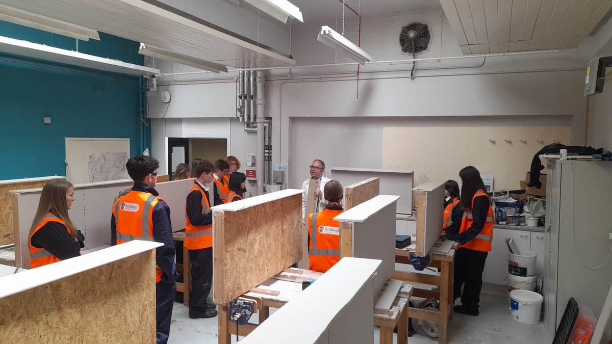 ashleighscot's tweet image. #CPP2023 students from @Belmont_DT are at @AyrshireColl this afternoon taping &amp;amp; filling the stud wall partitions they previously made during the Joinery workshop 👷‍♀️ 

@DYWAyrshire | @hubswscotland 

#teamwork #partnerships #tradespeople #taping #filling