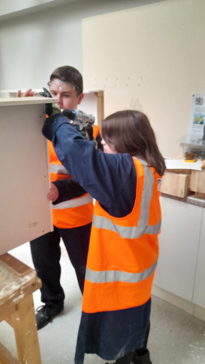 ashleighscot's tweet image. #CPP2023 students from @Belmont_DT are at @AyrshireColl this afternoon taping &amp;amp; filling the stud wall partitions they previously made during the Joinery workshop 👷‍♀️ 

@DYWAyrshire | @hubswscotland 

#teamwork #partnerships #tradespeople #taping #filling