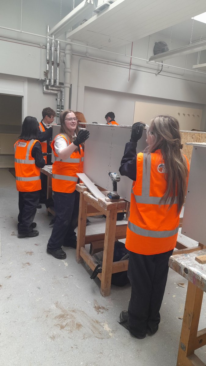 ashleighscot's tweet image. #CPP2023 students from @Belmont_DT are at @AyrshireColl this afternoon taping &amp;amp; filling the stud wall partitions they previously made during the Joinery workshop 👷‍♀️ 

@DYWAyrshire | @hubswscotland 

#teamwork #partnerships #tradespeople #taping #filling