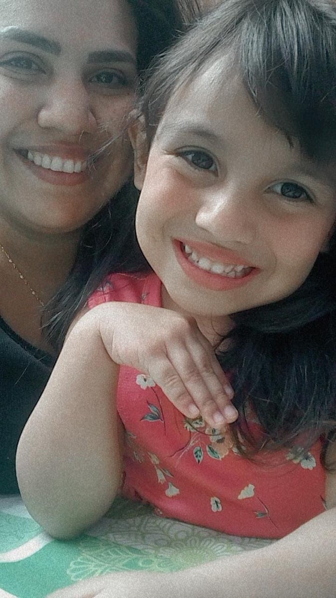 JSThamys's tweet image. Alice e Helena... os amores da minha vida.. queria ser muito mais .. amo vocês !