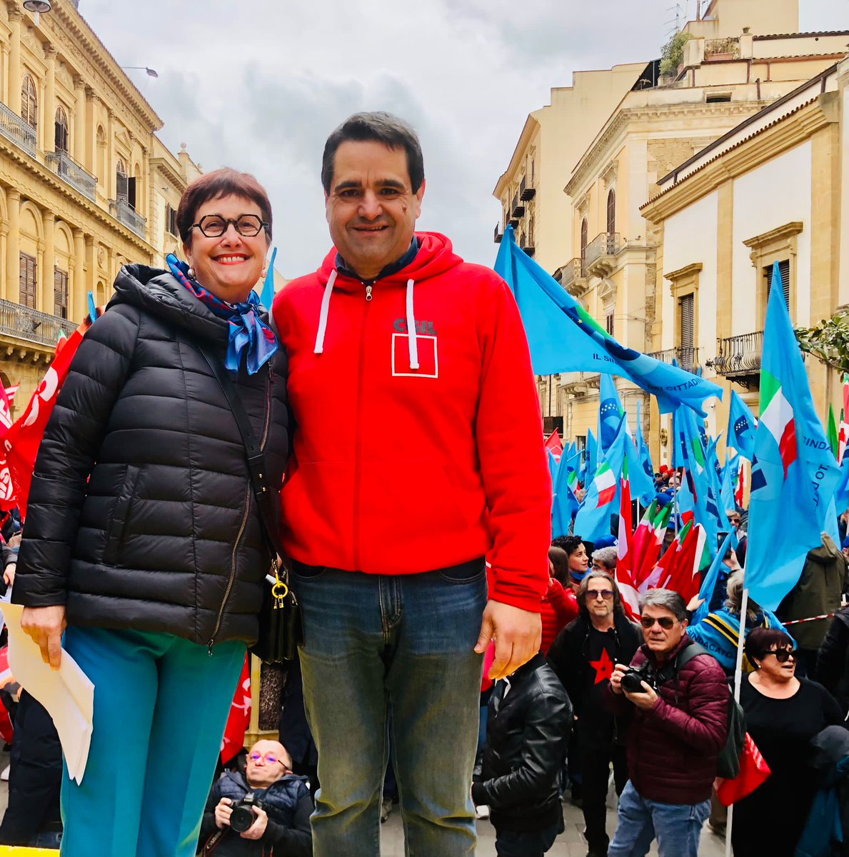 #Autonomiadifferenziata #CgilUilSicilia lanciano una raccolta di firme per chiedere al presidente della Regione, Renato Schifani, di ritirare l'appoggio al progetto  voluto dal ministro leghista Calderoli e approvato dal consiglio dei ministri con apposito disegno di legge.