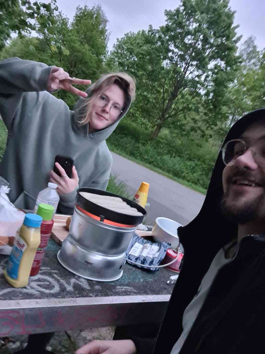 MetaYaes's tweet image. This week i went on a roadtrip with my best friend which i met in everland, thank you @Byron and the devs at @PlayEverland and thank you to @nymnion for showing me everland