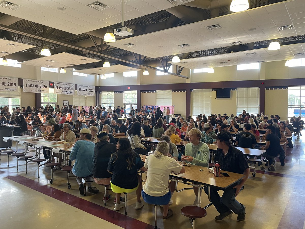 KGabrielBHS's tweet photo. Last morning with the seniors!! https://t.co/XuwIu9yeOW