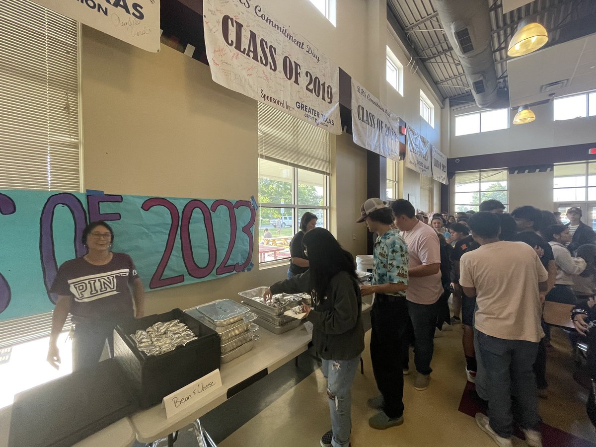 KGabrielBHS's tweet photo. Last morning with the seniors!! https://t.co/XuwIu9yeOW