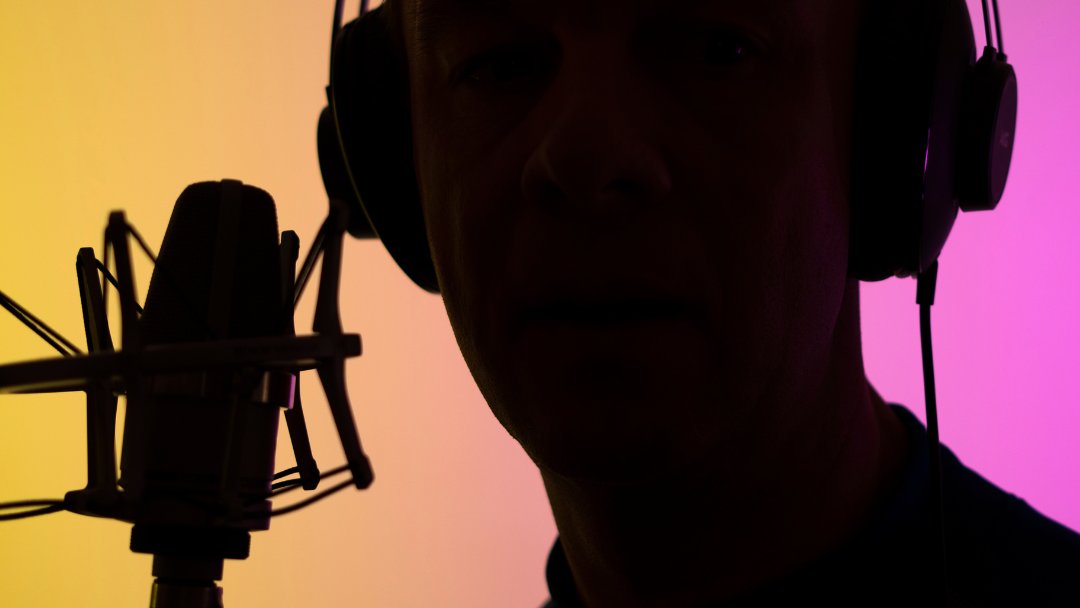 somas90's tweet photo. INTRO TO VOICEOVER: Tuesday, May 30. Register: 👉 https://t.co/x2vQzXKSMY 
#somadultschool #maplewoodnj #southorangenj #soma #voiceover #voicecoach #lifelonglearning https://t.co/SPhpbgL7gz