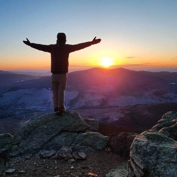 ThayersInn's tweet image. It's Friday eve. That weekend hike is almost here. 😍 ✨ 

📷: @menei (Mt. Liberty)