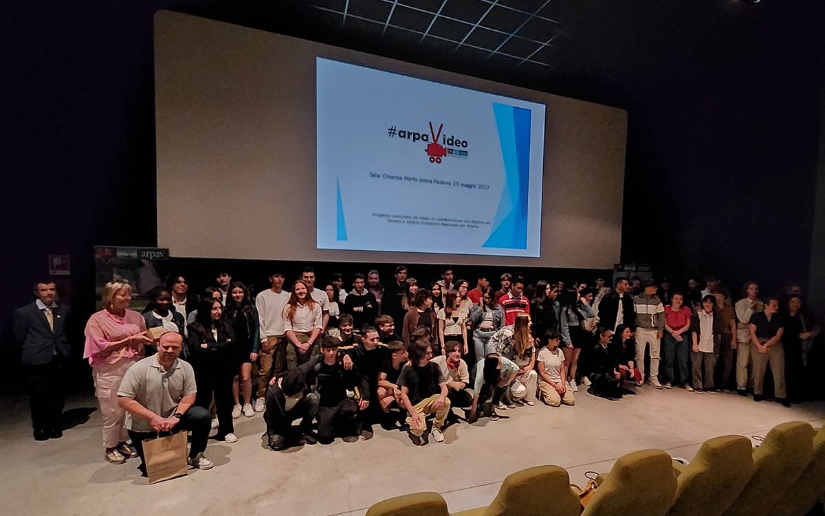 arpaveneto's tweet photo. 🎬#arpaVideo Oggi al cinema Porto Astra di Padova l’evento finale del concorso dedicato alle scuole secondarie di II grado e ai giovani dai 18 ai 24 anni.
Circa 30 i video presentati e oltre 600 i ragazzi coinvolti a cui vanno i complimenti di Arpav per l’impegno e l’entusiasmo! https://t.co/s5LF118lNN