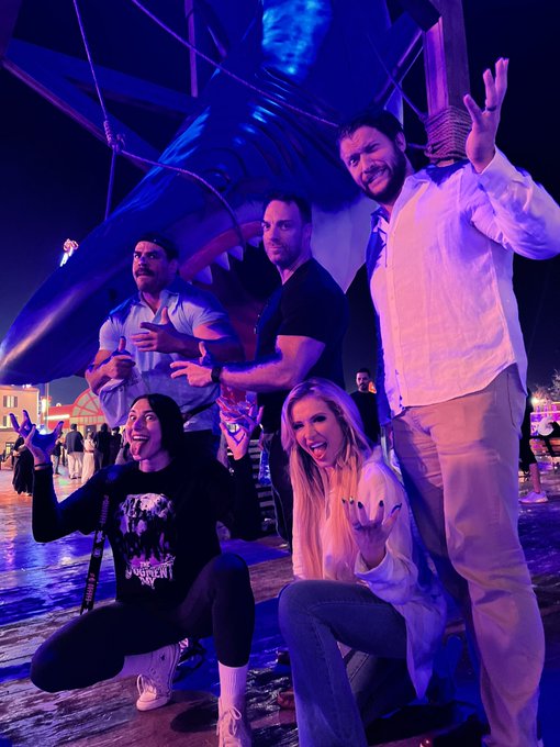 No sane people allowed. 🌀

#WWEJeddah @realKILLERkross @RheaRipley_WWE @RealLAKnight @rickboogswwe  #CityWalkJeddah