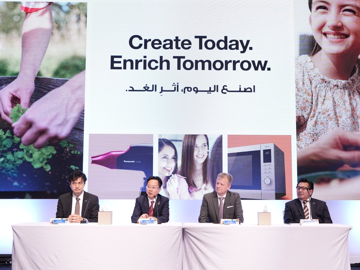 Panasonic_MEA's tweet photo. PMMAF Regional Convention Press Conference - Our Managing Director - Mr. Hiroyuki Shibutani revealed Panasonic's 2023 #business #growth #strategy for the MEA region including plans on expanding our regional market #share, eyeing double-digit revenue growth for 2023,  #panasonic https://t.co/YC1pbK7wjK