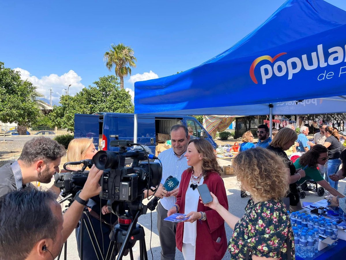 Hoy hemos tenido un stand en nuestro mercadillo, donde miembros del partido han atendido a la ciudadanía y contado los proyectos del #ProgramaElectoral. Hemos contado con la visita de <a href="/Navarro_PP/">Patricia Navarro</a>, Presidenta del <a href="/ppmalaga/">PP Málaga</a> y Delegada del Gobierno de Andalucía en <a href="/MalagaJunta/">MálagaJunta</a>