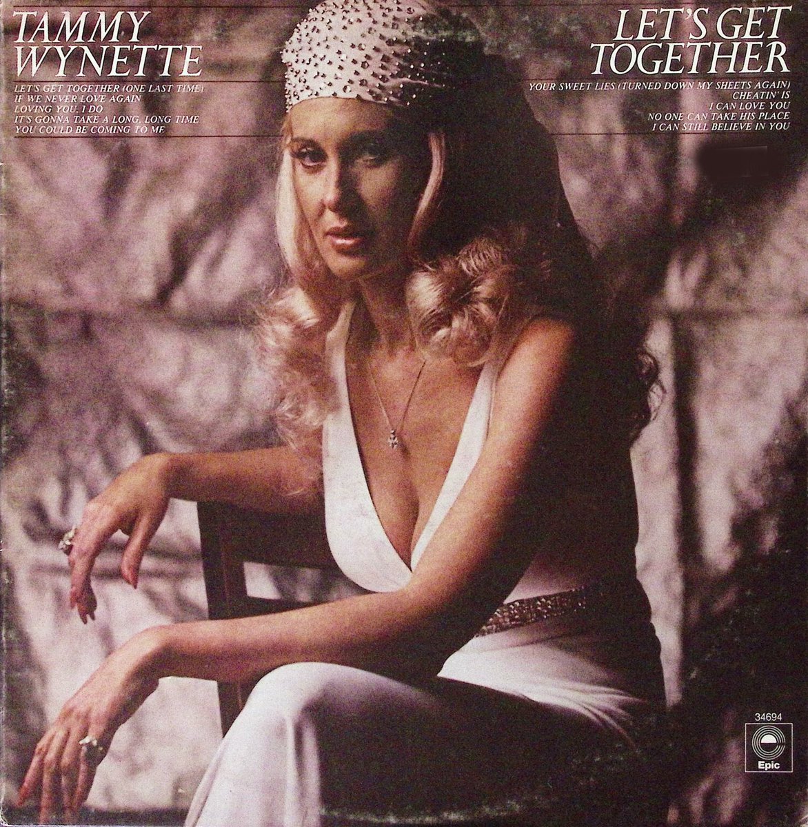 46 years ago this week Let’s Get Together was released, featuring a Bill Barnes photo taken in the basement of a Holiday Inn near Pittsburgh. The image would become iconic Tammy. #countrymusic #tammywynette