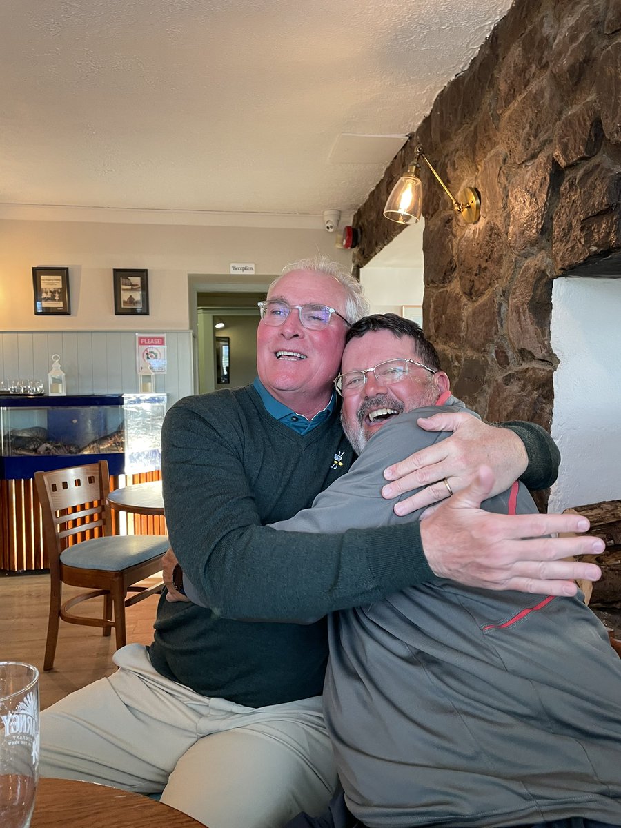 Some pinned New Yorker getting kicked out of another bar <a href="/gonegolfing2/">Got2Golf</a> felt sorry for him.  <a href="/Buddybri59/">Buddybri</a>  had to capture the moment