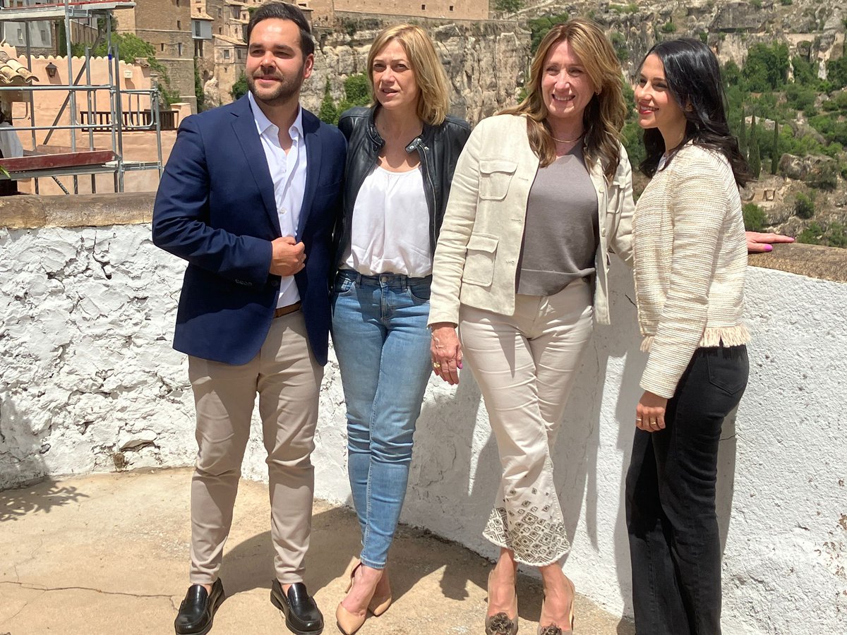 Gracias <a href="/InesArrimadas/">Inés Arrimadas</a> por tu visita hoy a Cuenca. 

Este #28Mayo los conquenses tienen en su mano cambiar una provincia que como bien has dicho "es la #provincia doblemente olvidada, tanto para el gobierno regional, como para el nacional".