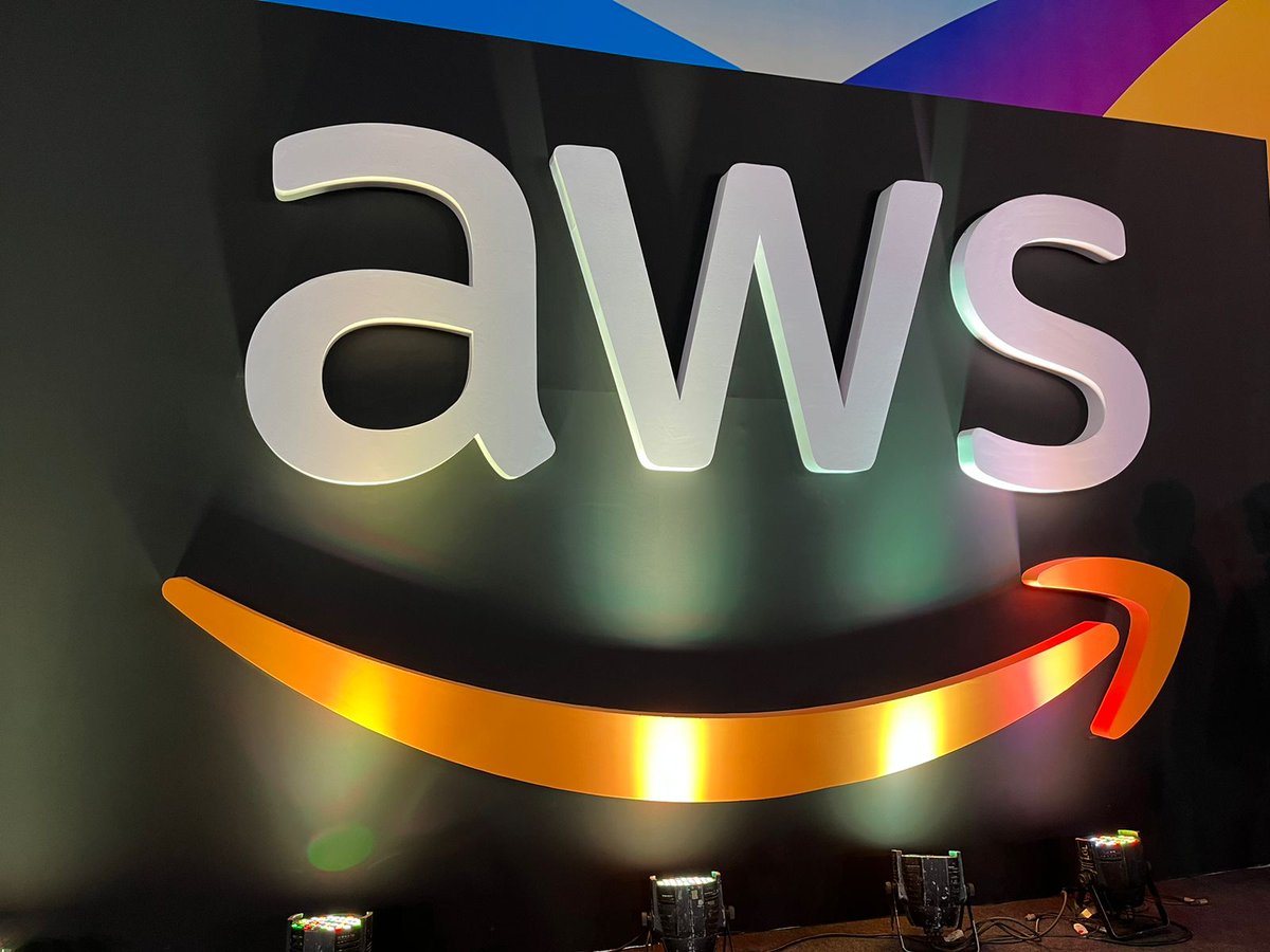 TheFabrixAI's tweet image. Relive the incredible #AWSSummitMumbai! From inspiring keynotes to engaging sessions, it was a celebration of cutting-edge tech and limitless possibilities. Here are some of our favorite pictures from the day! 

#Cloudfabrix #AWS #ThrowbackThursday #awssummit2023