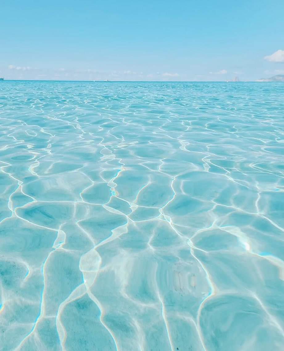 ARCPRIBIZA's tweet photo. Pure shores....#Ibiza #Formentera #TRAVEL #summer https://t.co/AkPxnyEJDN
