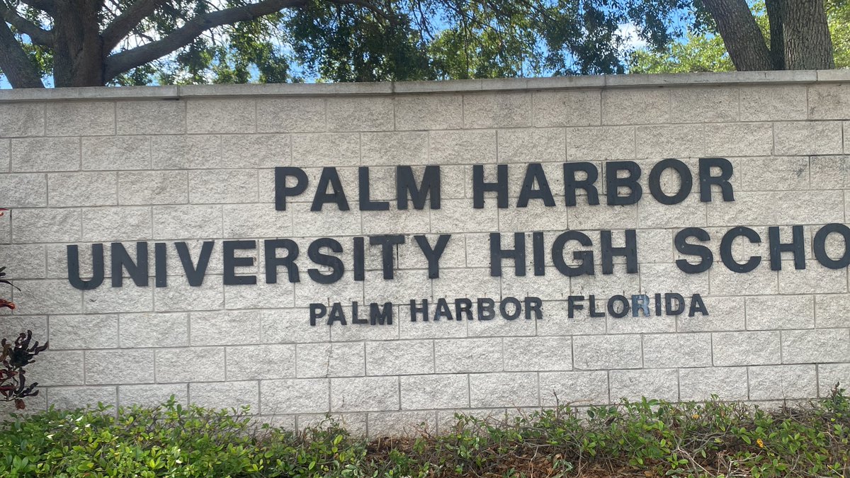 Aloha Palm Harbor Uni. Wow you can feel ocean breeze over here very nice mahalo
