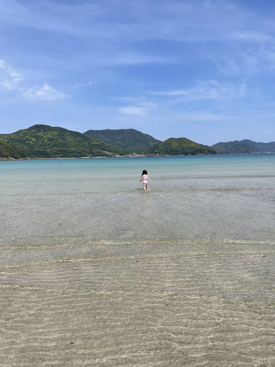 chantosalan's tweet photo. TENJIKU(@tenjiku_sagojo )を利用して、新上五島にお邪魔させてもらいました！

子連れでも快く引き受けてくださり、オーナーが握るお寿司までサービスしてくださり、素敵な経験をさせてもらいました☺︎

取材ライターとして、実績を積み上げたらまた訪れたいな😌 https://t.co/omaB6BBSkG
