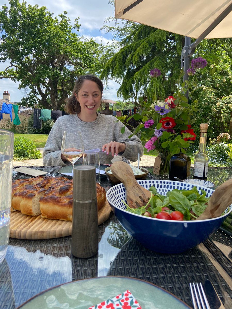 CosyMeerkat's tweet photo. A sunshiney farewell to the wonderful @grace_epark as she heads off on maternity. Gonna miss you lovely girl. @kateshanksy @sophiempentony https://t.co/CiQPtRUIEU