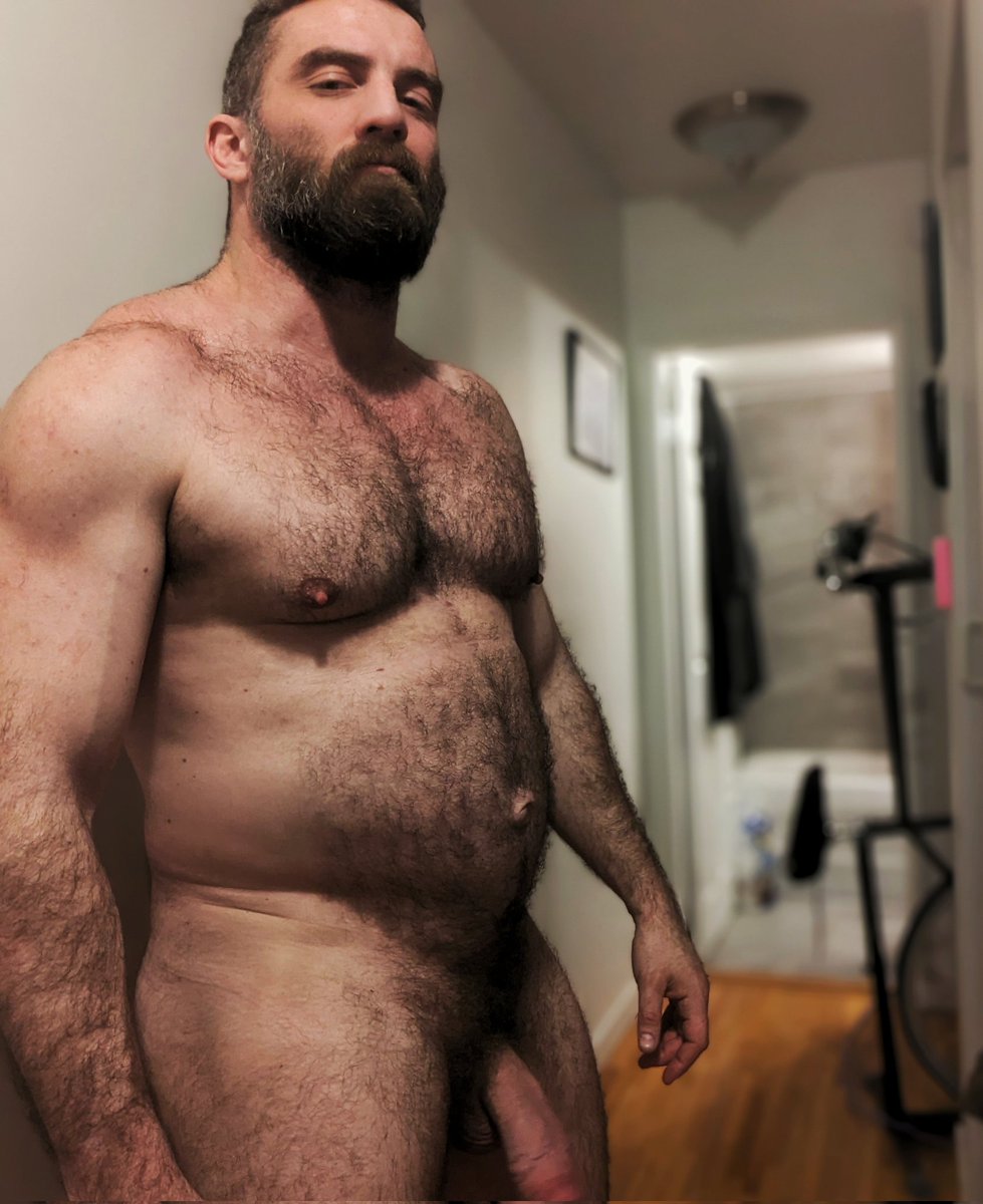 smashedapples's tweet photo. Big n hairy. Just the way i like 'em. https://t.co/J7T0n8fu6c