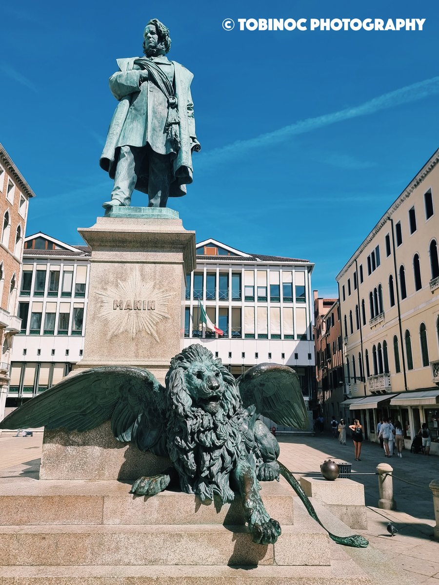 Saw lots and lots of fascinating statues in Italy! 📸

#italy #venice #history #travelling #europe