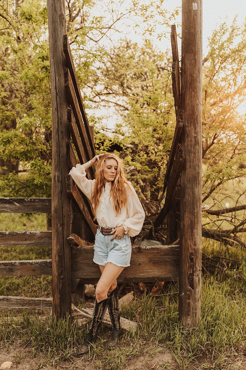 TripleJBoutique's tweet photo. Wild West collection, dropping 5.26 at 9amcst 😍😍😍 https://t.co/tFZ6IZc1y6
