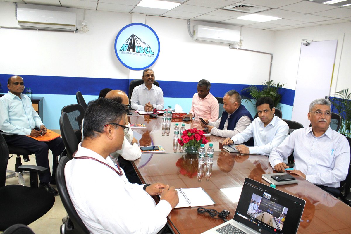 nhidcl's tweet image. In a step towards enhancing quality research in the field of highway engineering, an MoU was signed between @NHIDCL and @IITGuwahati for knowledge sharing on innovative ideas and technologies via Video Conferencing today.
#HighwayEngineering #PragatiKaHighway #BuildingTheNation…