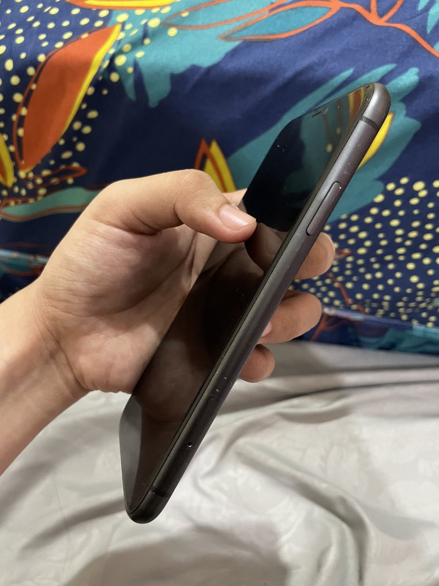 ge_mi_niy's tweet photo. WTS Iphone 11 64gb ex ibox
BH 77% tp masih awet
Unit + dus
Bekasi

#jualBU #jualiphone #iphonesecond #iphonebekas #iphone11 #zonaBU #zonajajanᅠ  #zonauangᅠ https://t.co/QtVLdnRkyC