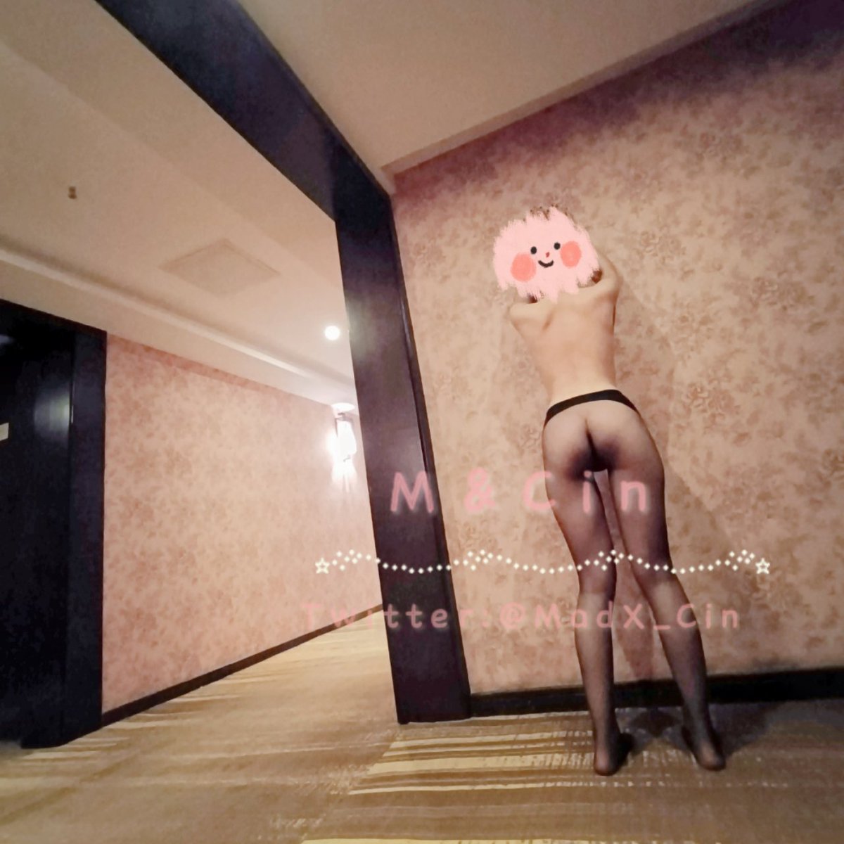 闪现👻~~~  天冷就只能在室内浪一浪了📷 话说左边好看还是右边好看？  #露出 #户外露出
@CPorgyUniverse @cporgyuniverseR @HotMediaLuckLot https://t.co/CZKFW4YsHH