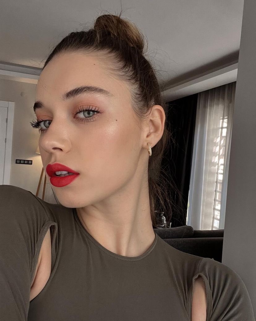 TvDunyasii's tweet photo. #AfraSaraçoğlu 💥 https://t.co/0ZVioPZY4e