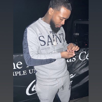AhhAntt's tweet photo. #NewProfilePic https://t.co/mmKPYAyy9C