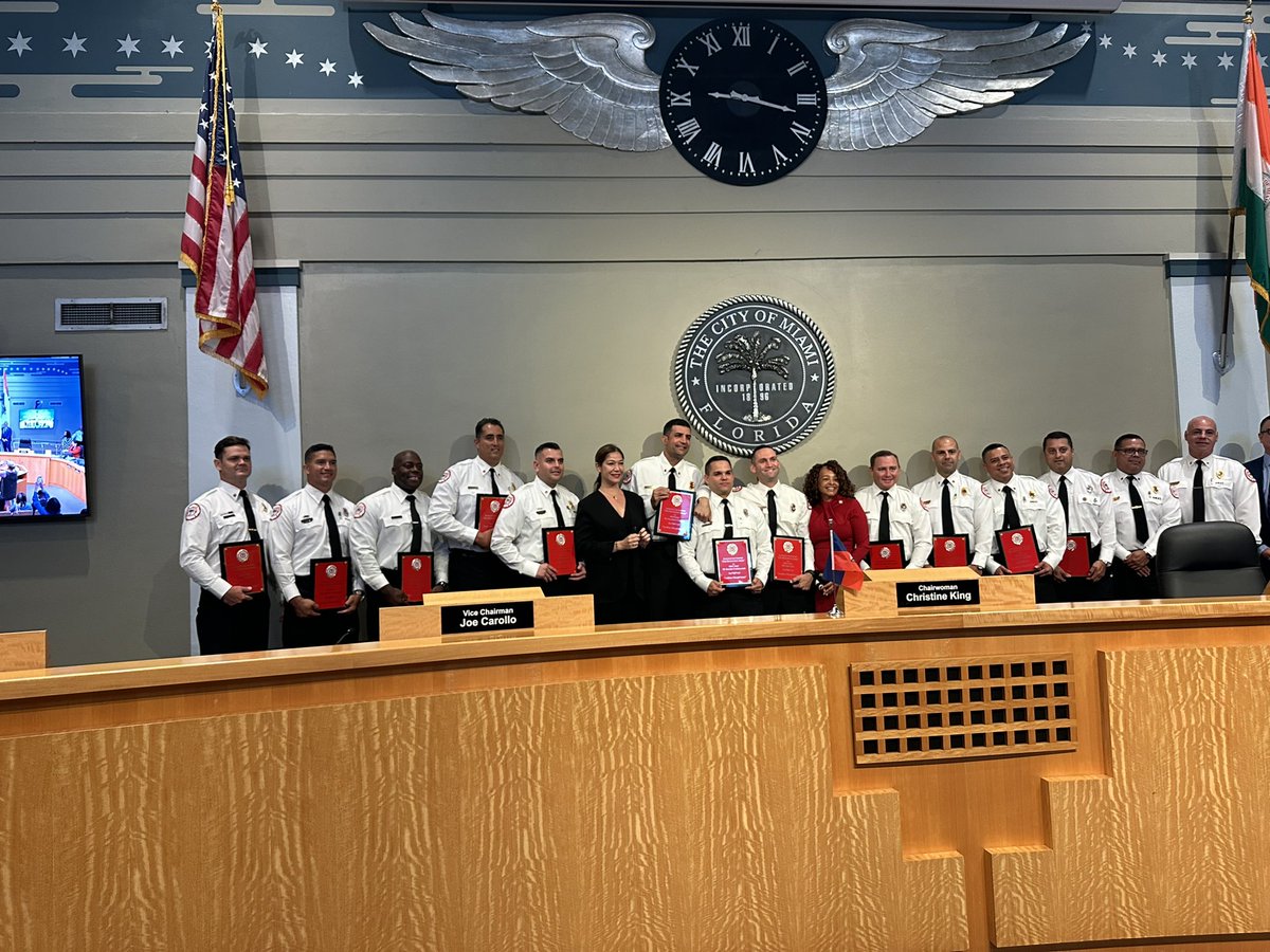 CommSabinaCovo's tweet photo. Today is commission day and Commissioner Covo began with the recognition of important figures and groups in our community
Hoy es día de comisión y pa comisionada Covo comenzó con el reconocimiento a figuras y grupos importantes de nuestra comunidad
#commissionmeeting
#miamid2 https://t.co/zGqvsf8tAW